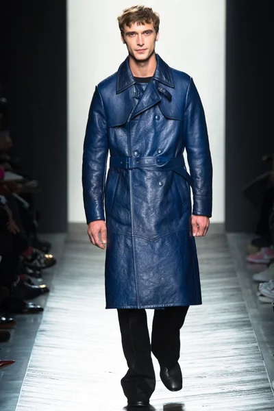 Look 14